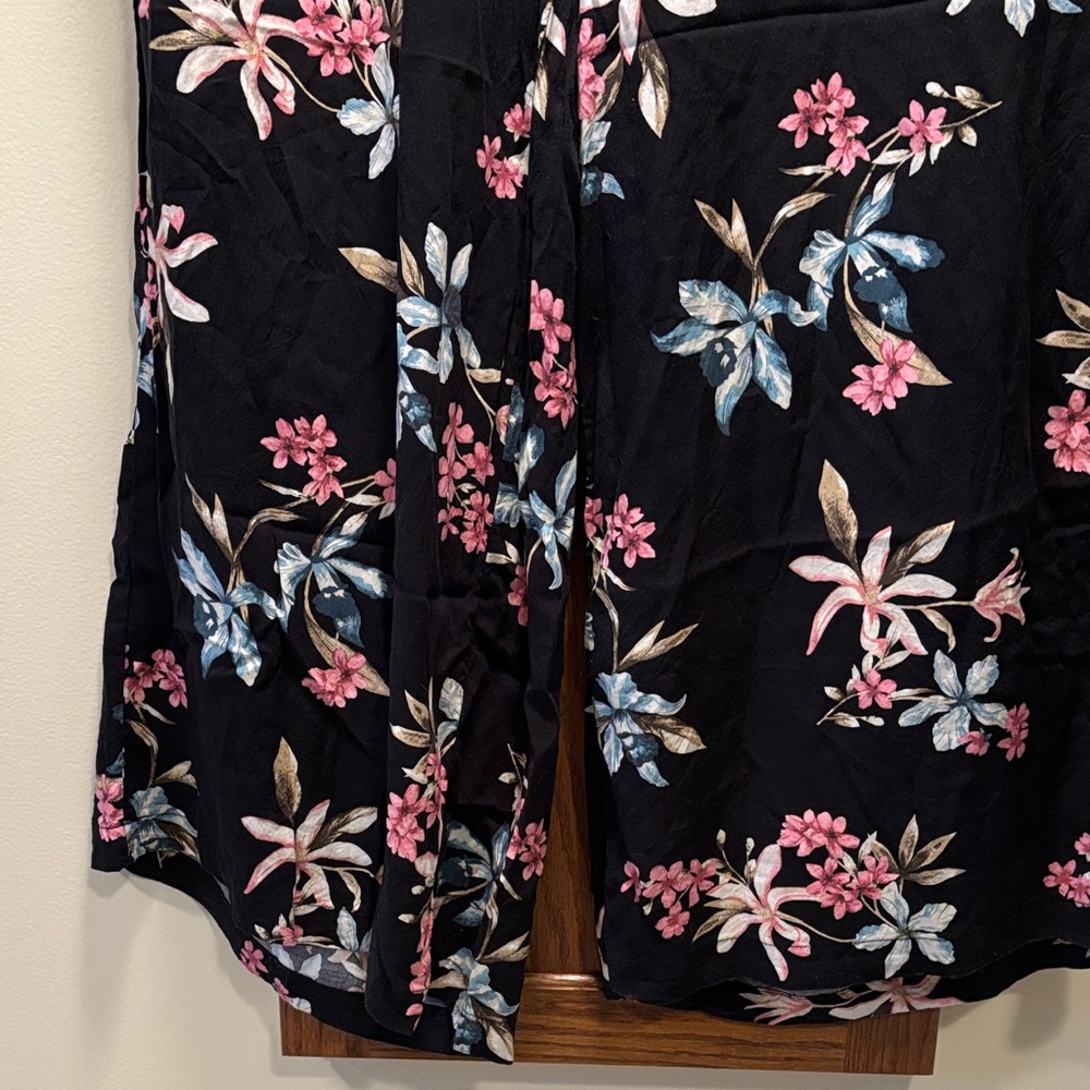 NWT Torrid Black and Pink Floral Top and matching pants - size 1X - Picture 7 of 14